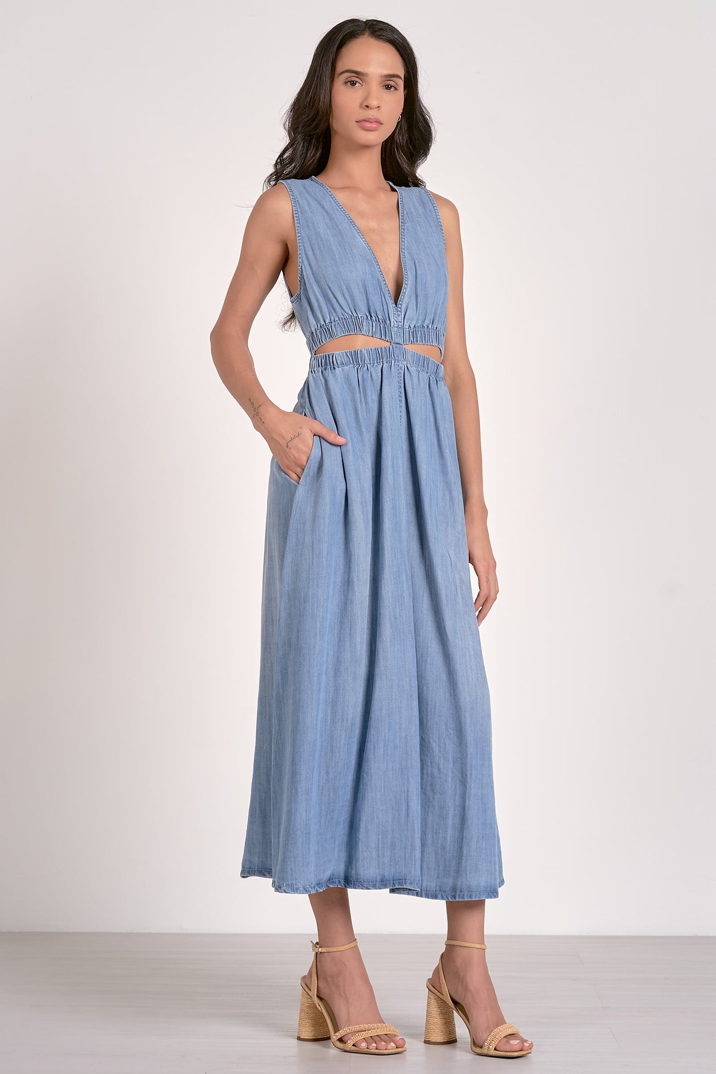 Elan | Barely There Breeze Dress w/ Waist Cutout