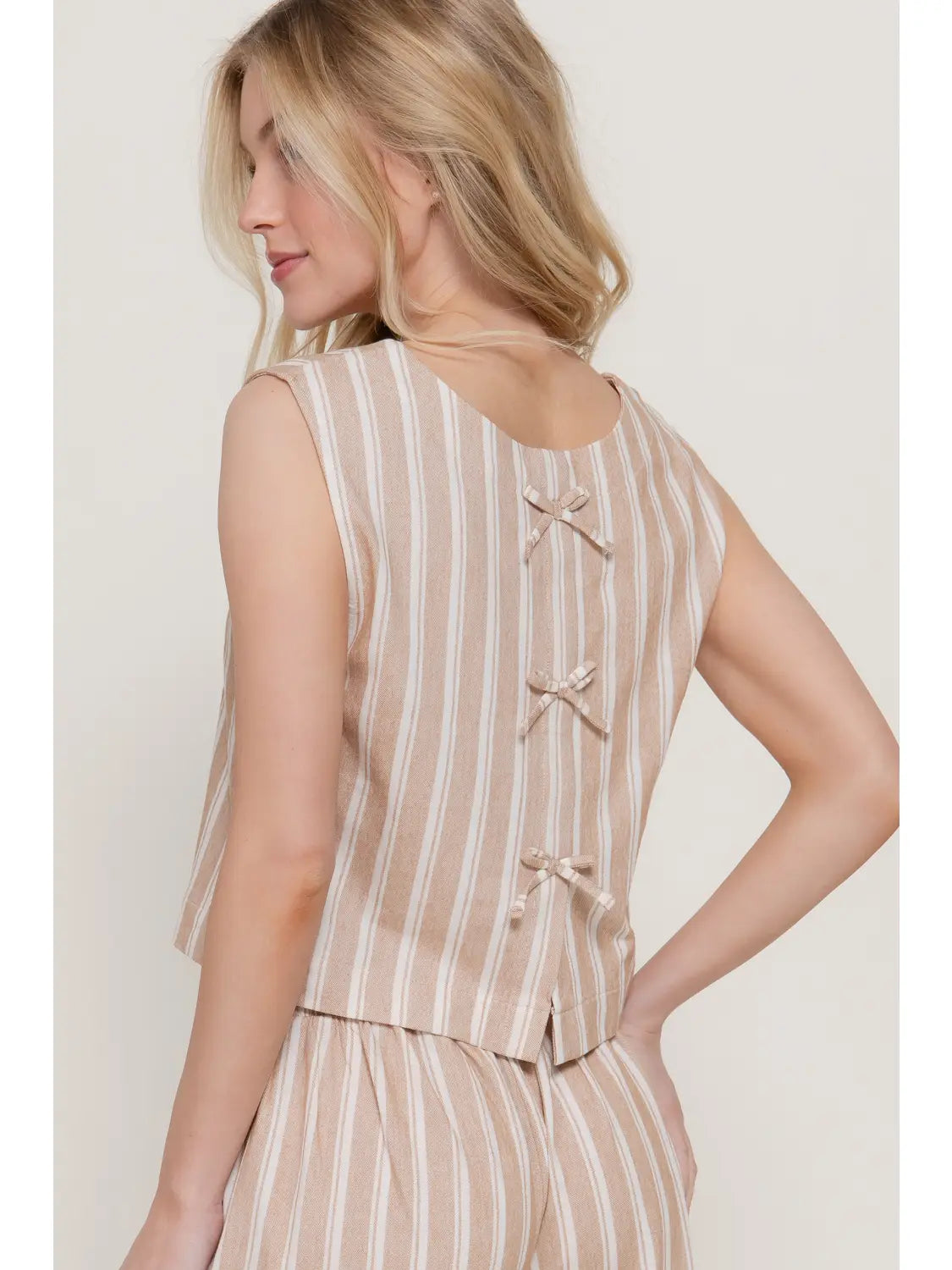 Sandbar Stripe Bow Bank