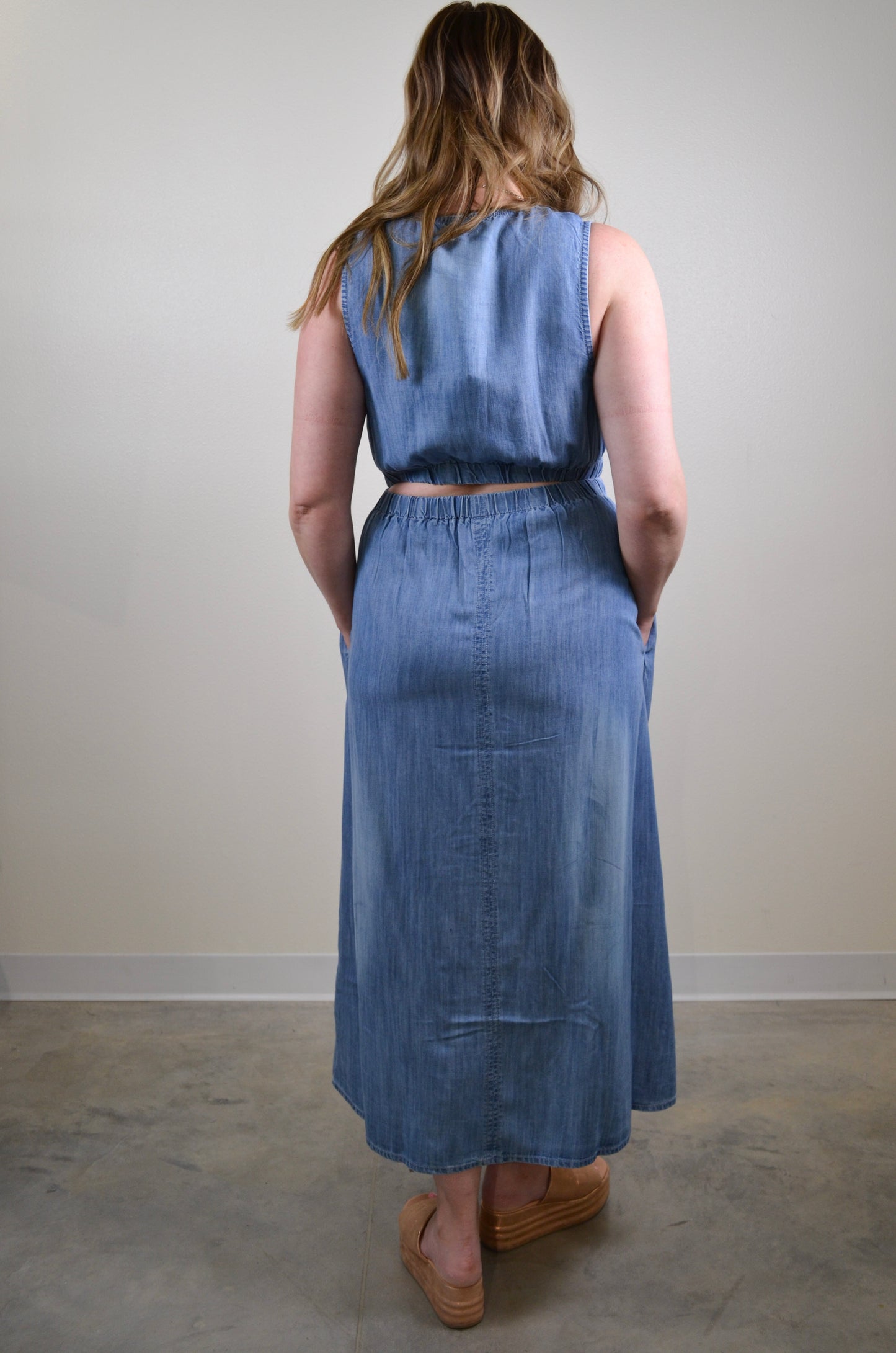 Elan | Barely There Breeze Dress w/ Waist Cutout