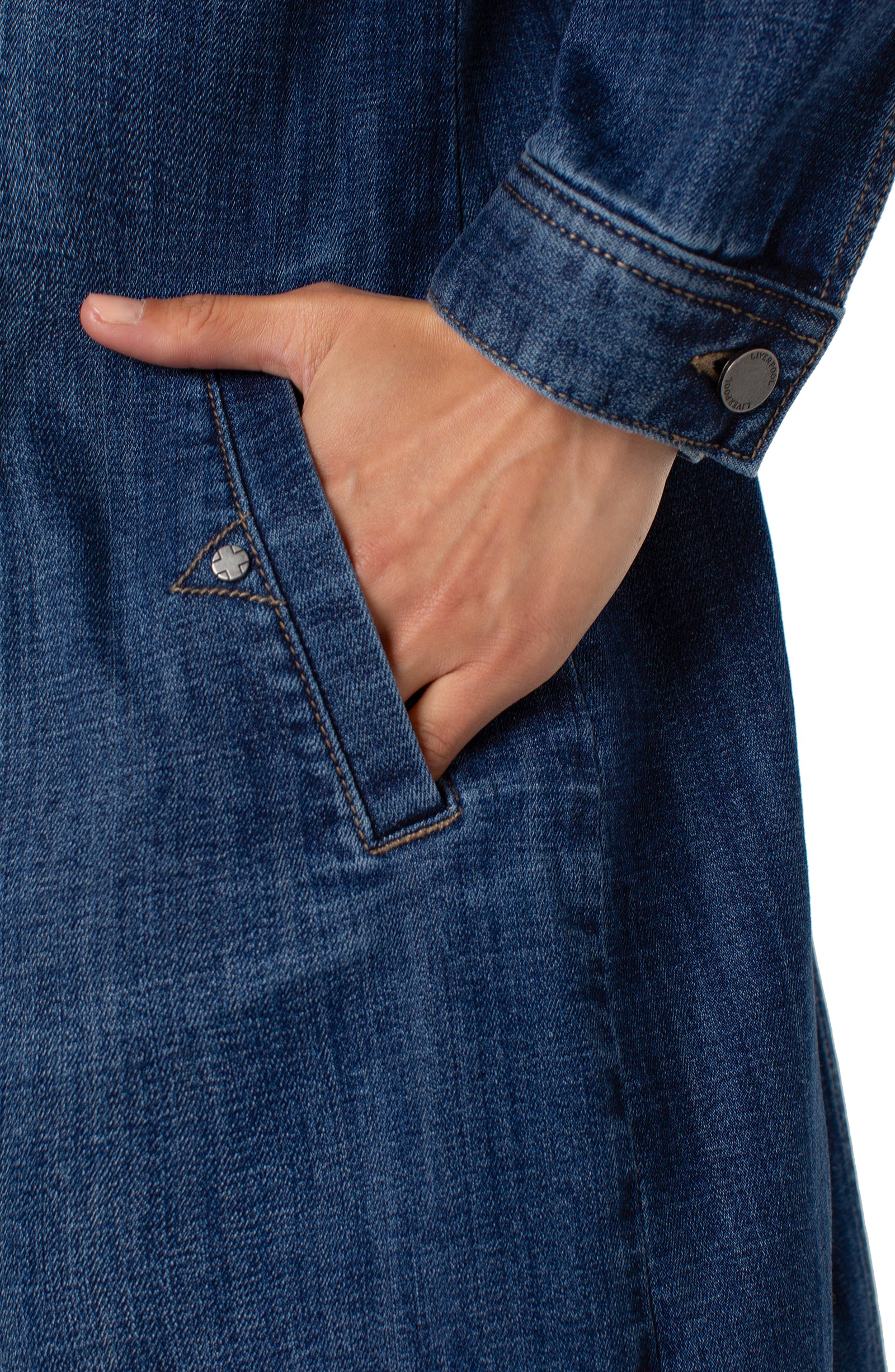 Liverpool | Long Trucker Jacket Pocket Details