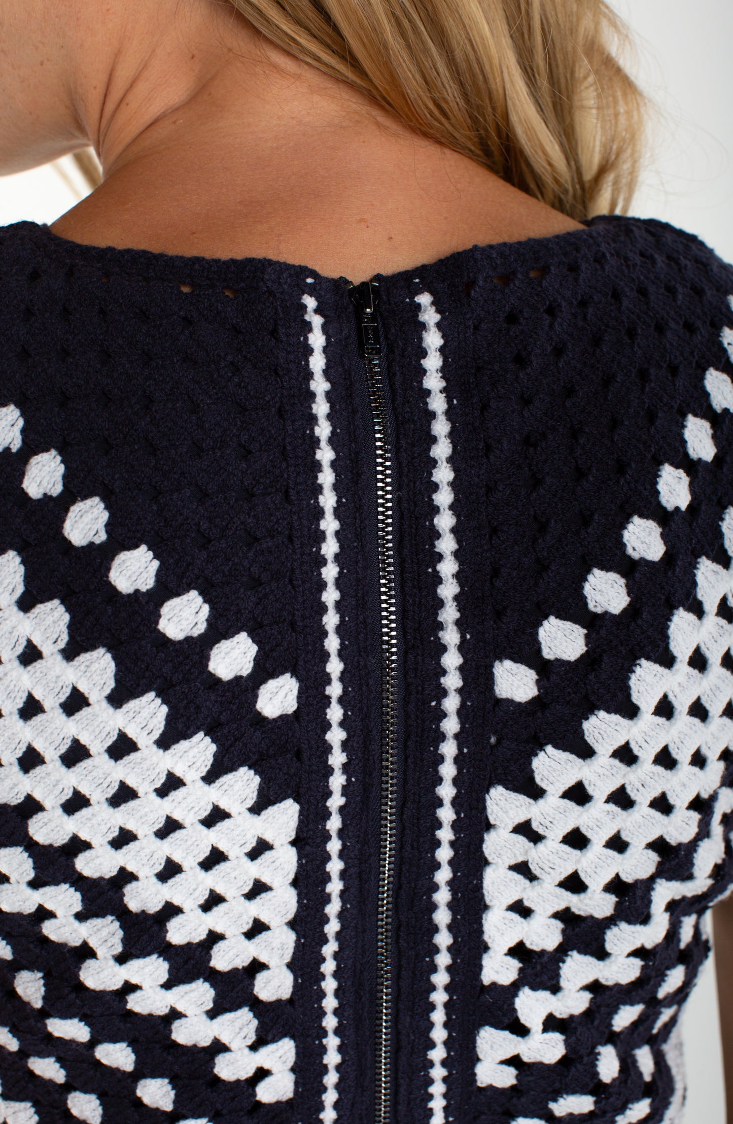 Liverpool | Sleeveless V-Neck Lace Woven Dress