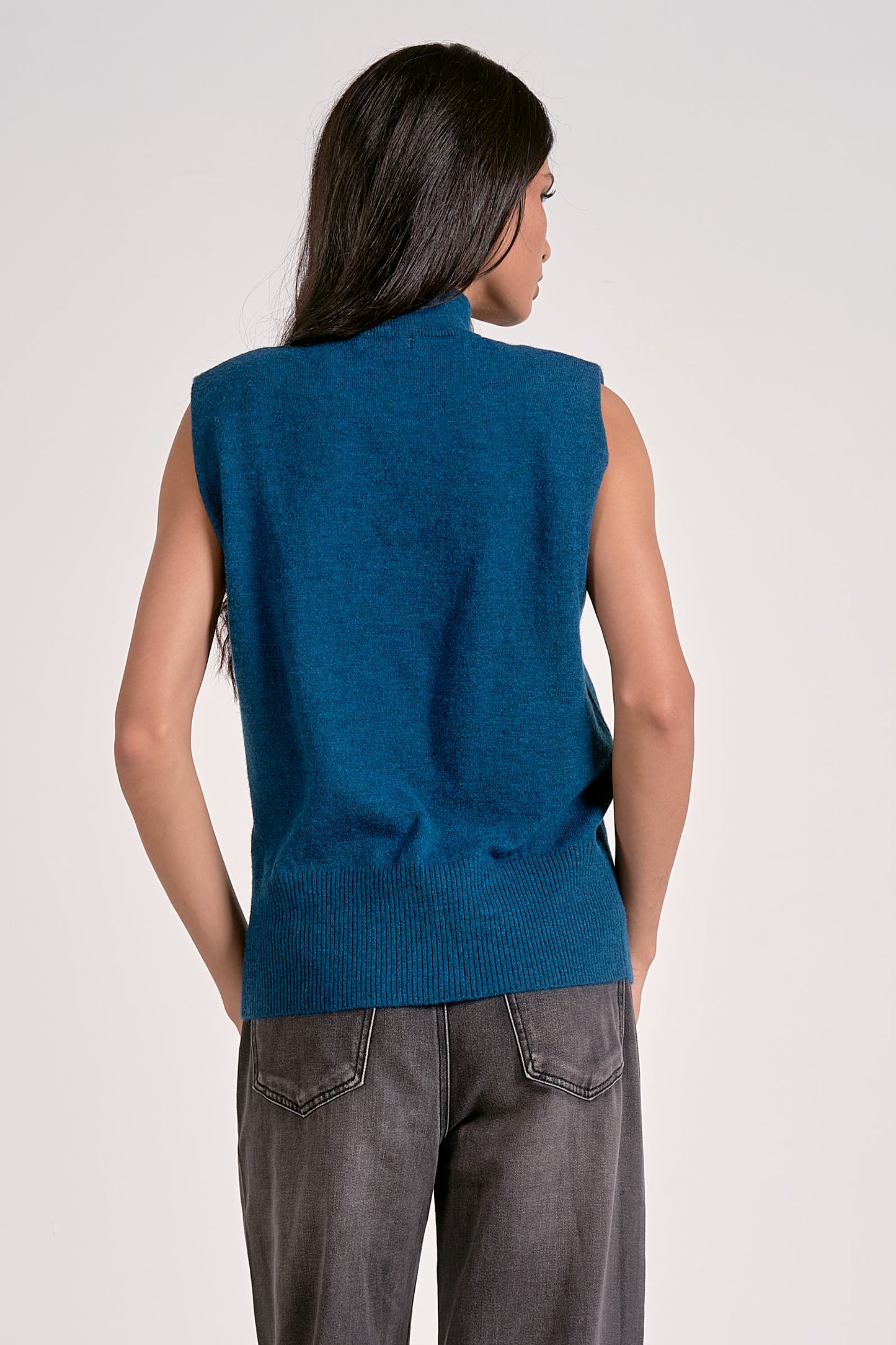 Elan Chelcie Sleeveless Sweater Vest