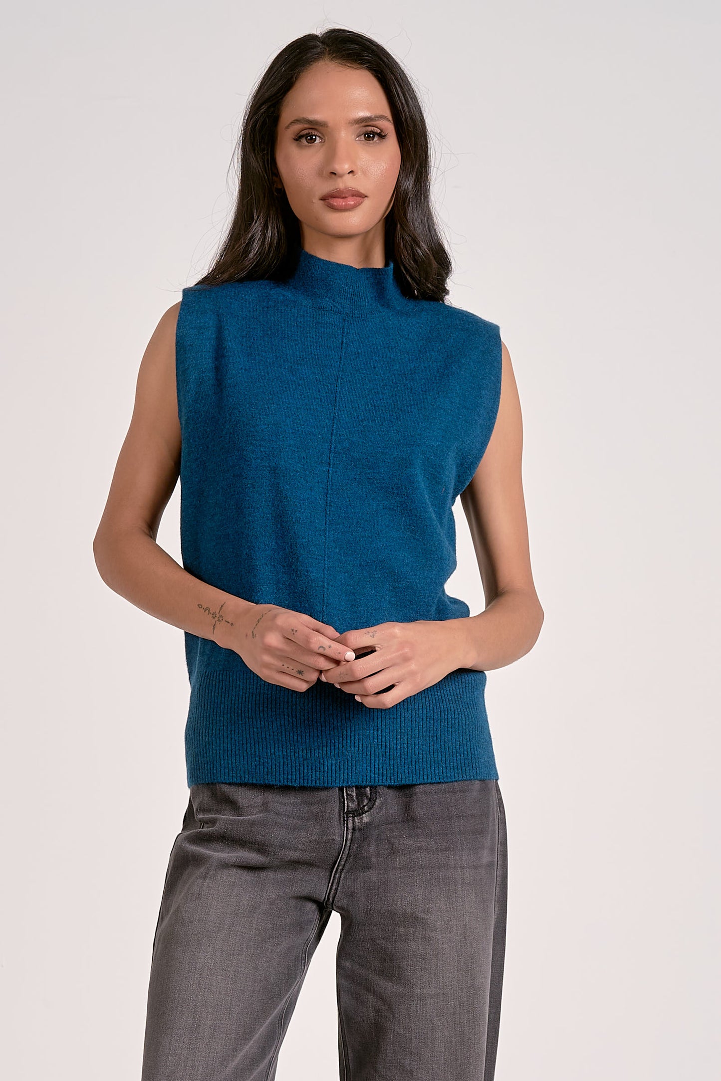 Elan Chelcie Sleeveless Sweater Vest
